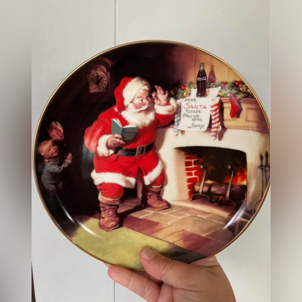 Vintage Christmas Coca Cola Limited Edition Collector Plate
